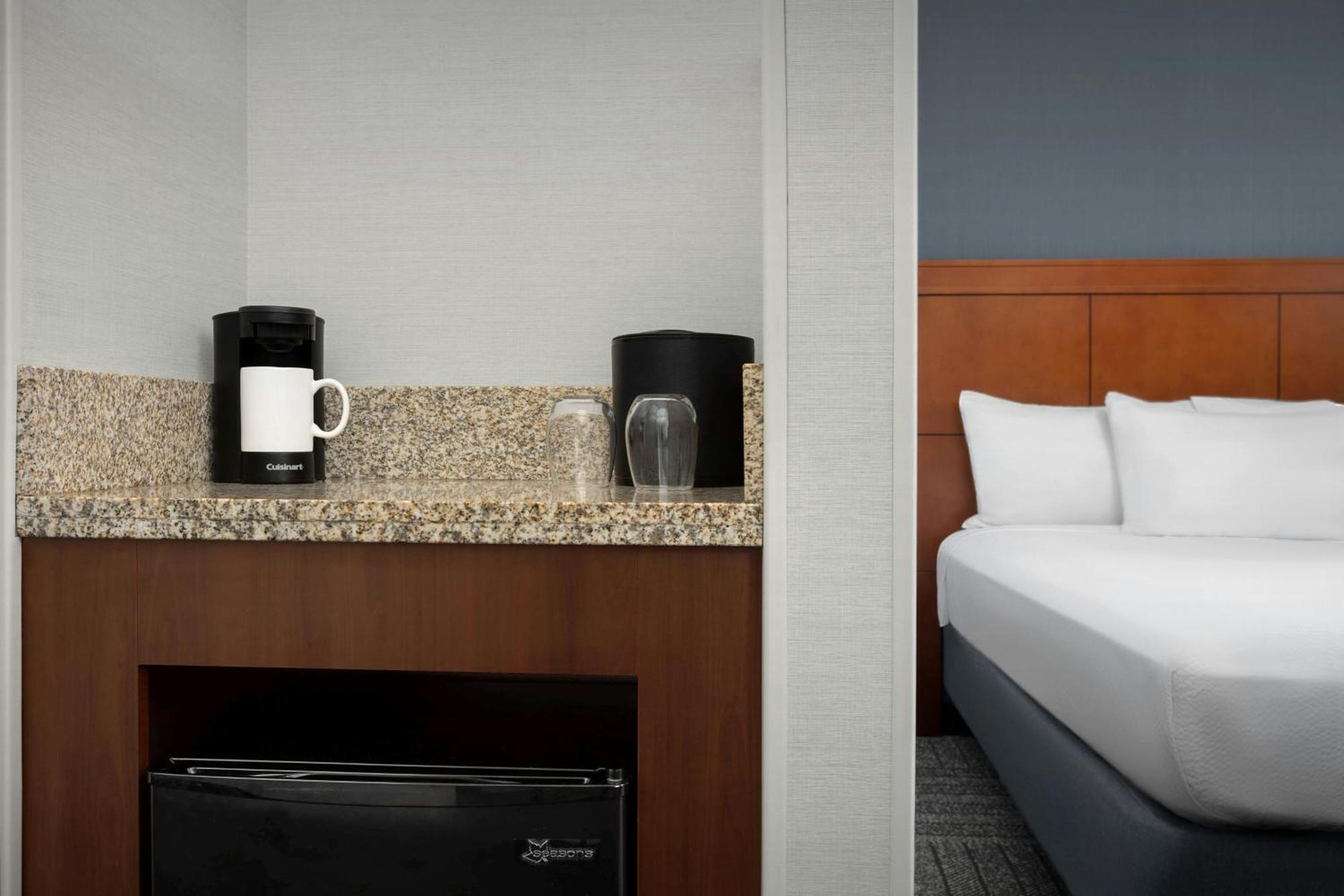 Courtyard By Marriott Salisbury Ξενοδοχείο Εξωτερικό φωτογραφία