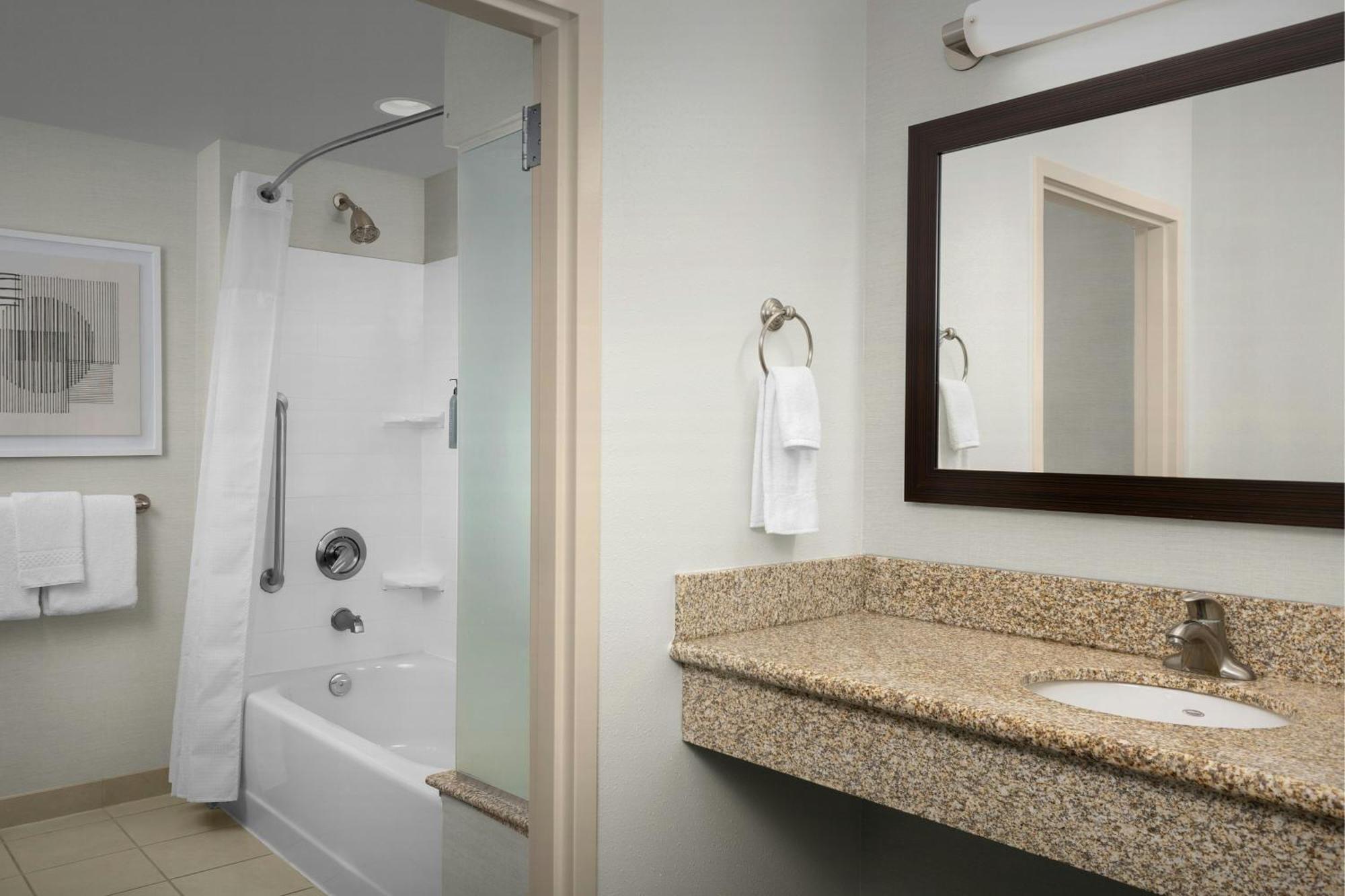 Courtyard By Marriott Salisbury Ξενοδοχείο Εξωτερικό φωτογραφία